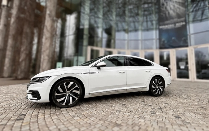 samochody osobowe Volkswagen Arteon cena 133000 przebieg: 82000, rok produkcji 2019 z Białystok